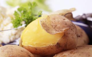 Как в микроволновке сварить картошку