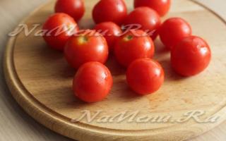 Eingelegte Tomaten – wie man grüne, rote und gefüllte Tomaten richtig kalt oder heiß zubereitet