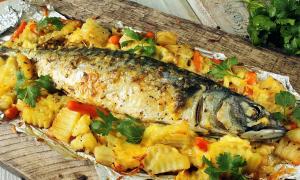 किस प्रकार की मछली को ओवन में पकाना सबसे अच्छा है?